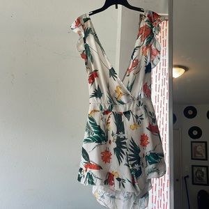 White Tropical Tie Back Romper PrettyLittleThing Size 6 USA White with Florals